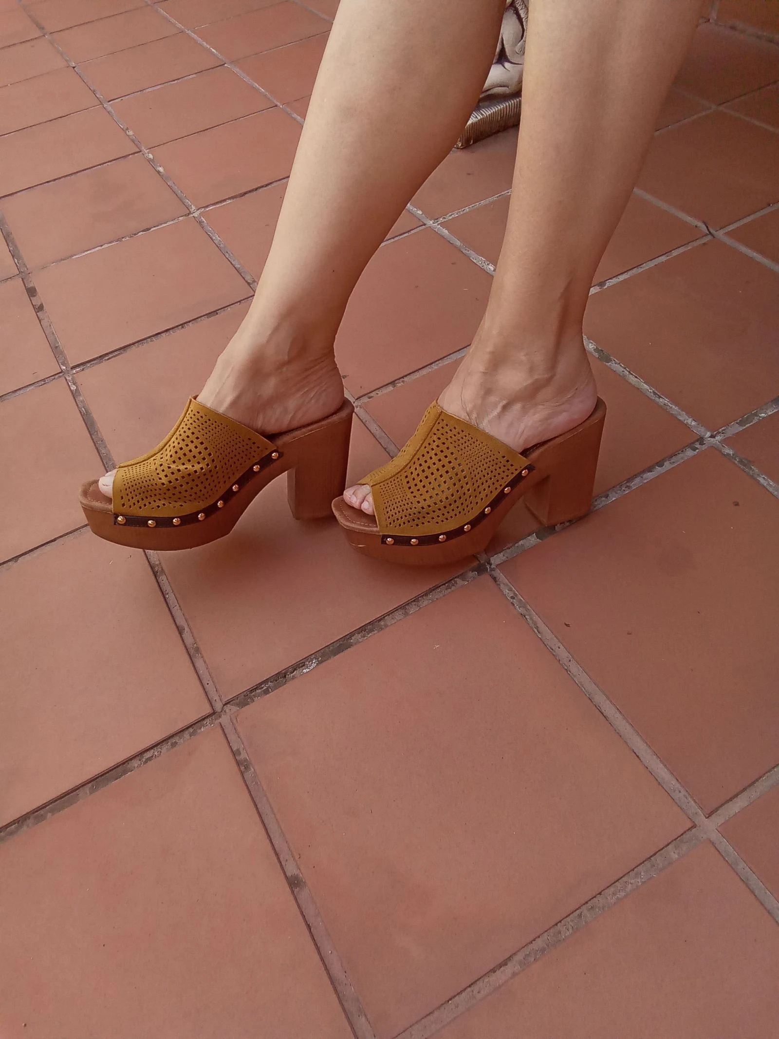 Platform clogs 70s style – photo 13